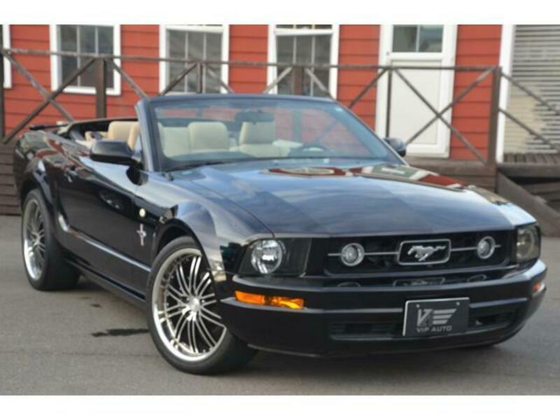 FORD MUSTANG