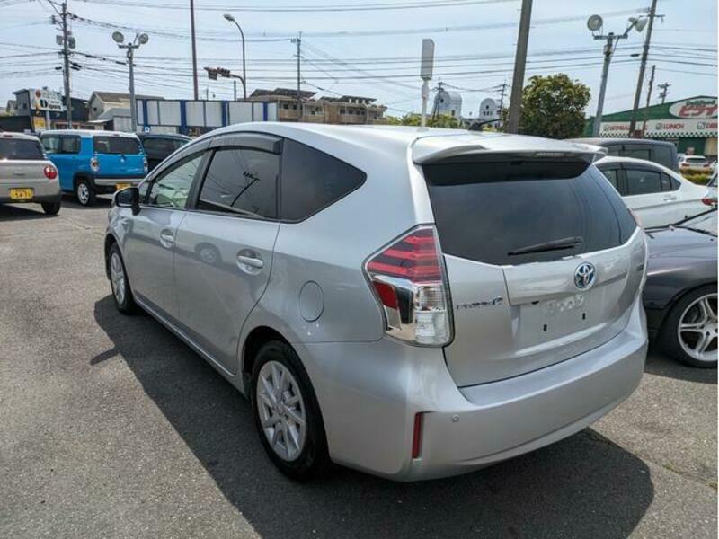 PRIUS ALPHA