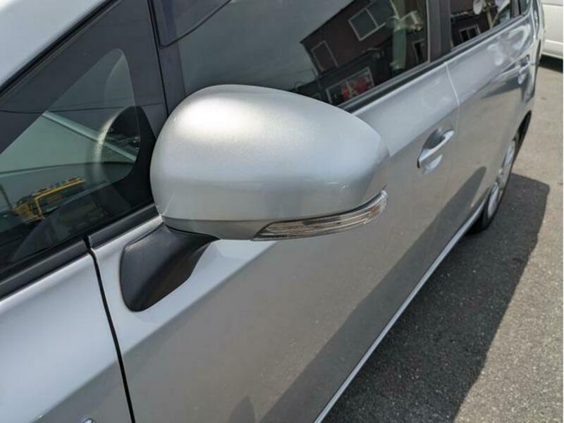 PRIUS ALPHA