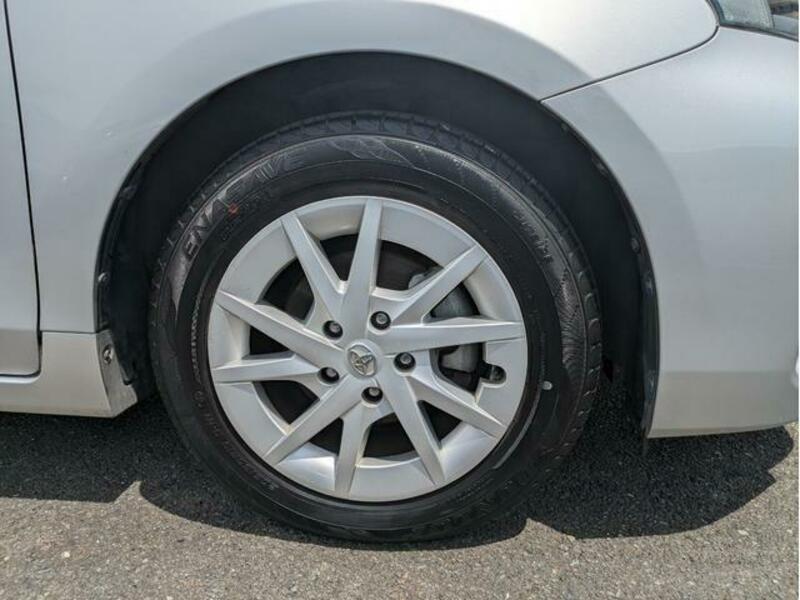 PRIUS ALPHA
