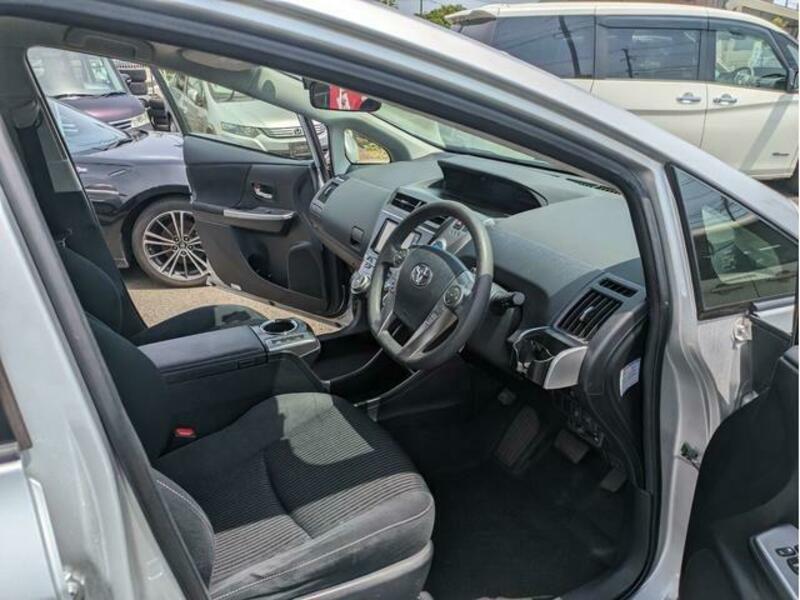 PRIUS ALPHA