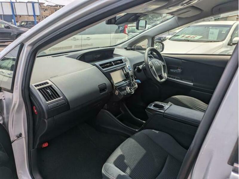 PRIUS ALPHA