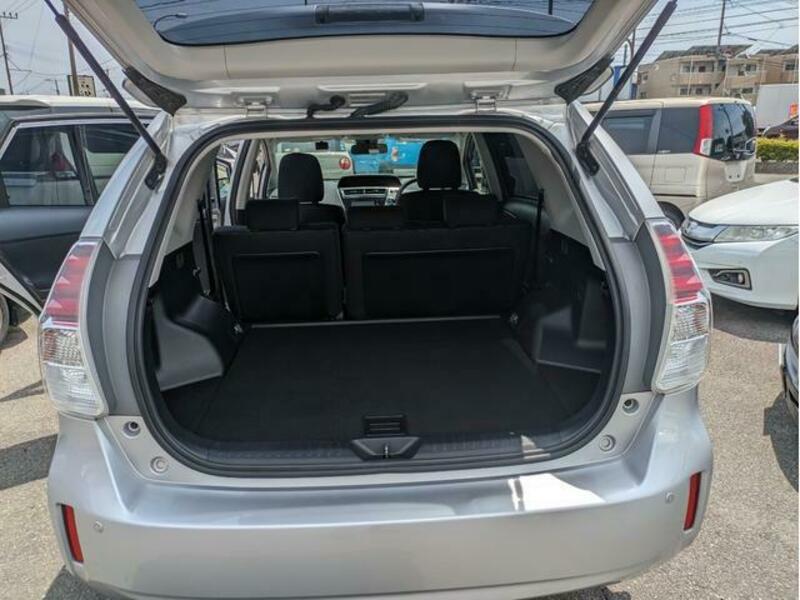 PRIUS ALPHA