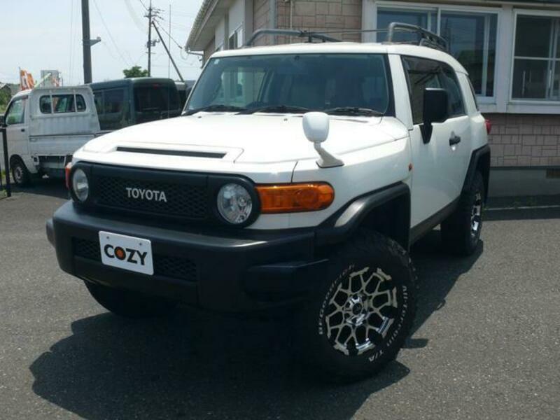 TOYOTA FJ CRUISER
