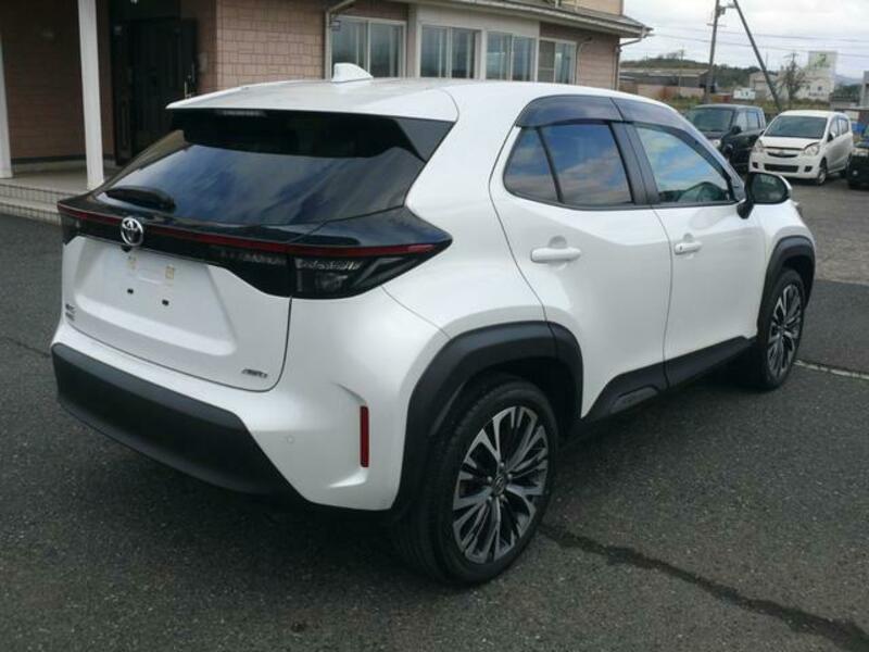 YARIS CROSS