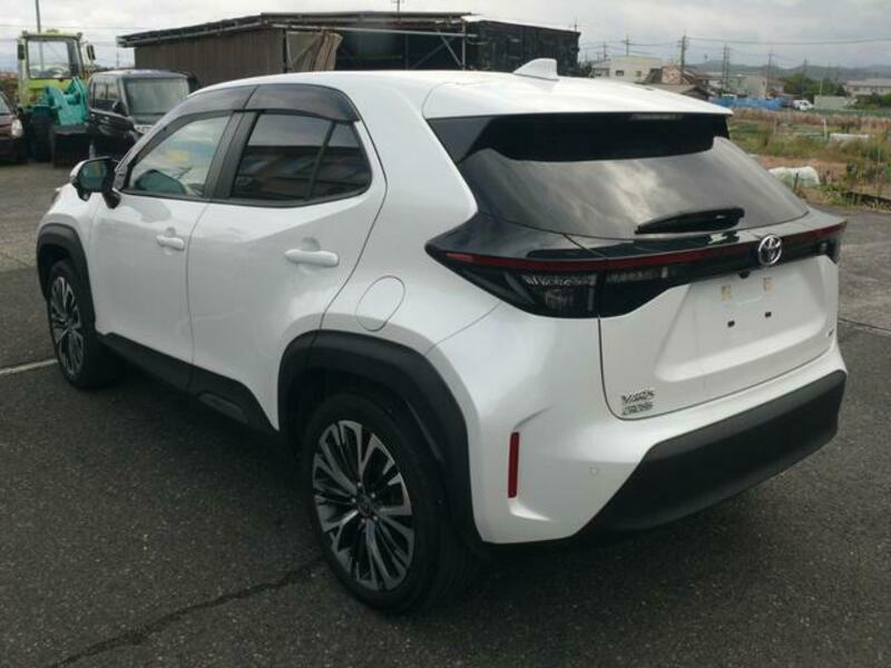 YARIS CROSS
