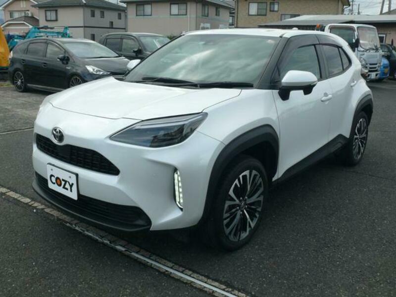YARIS CROSS