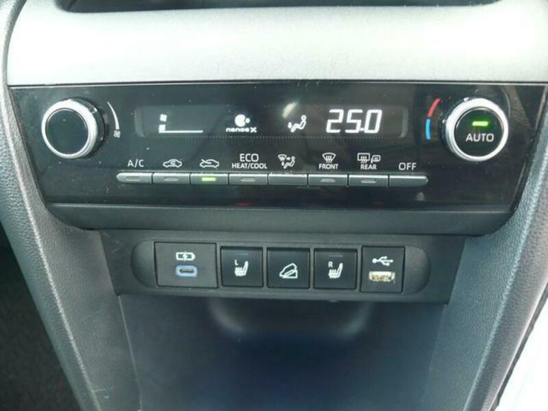 YARIS CROSS