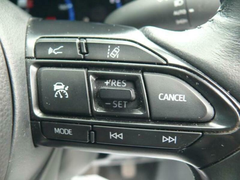 YARIS CROSS