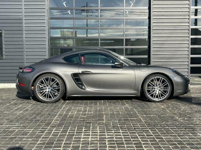 718 CAYMAN