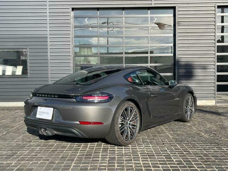 718 CAYMAN