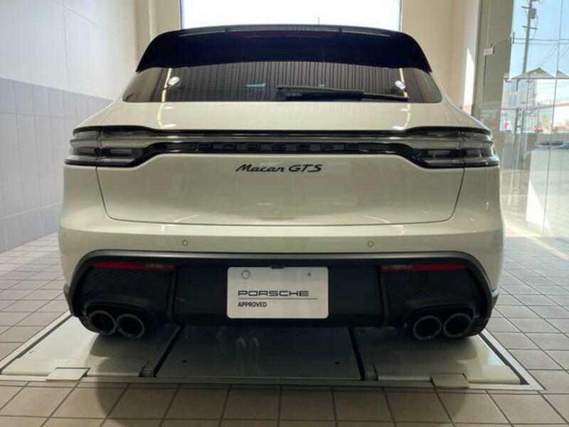 MACAN