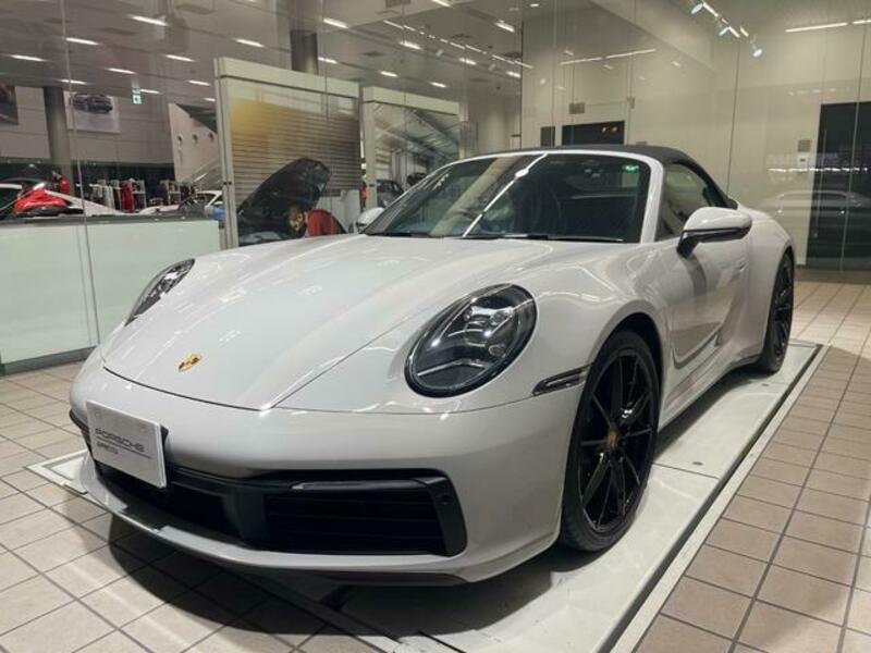 911