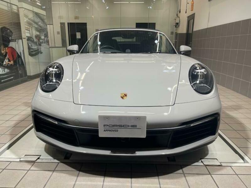 911