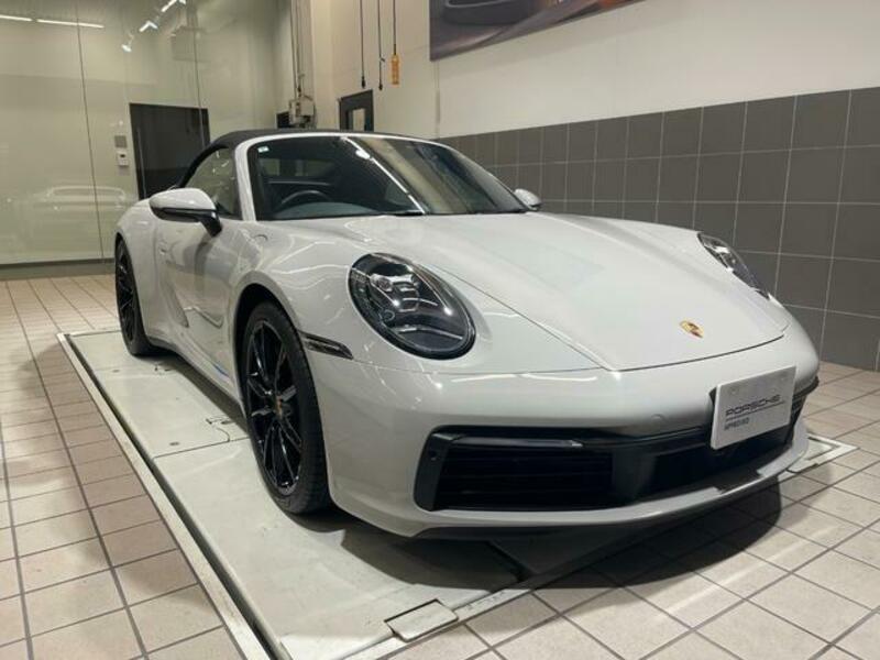 911