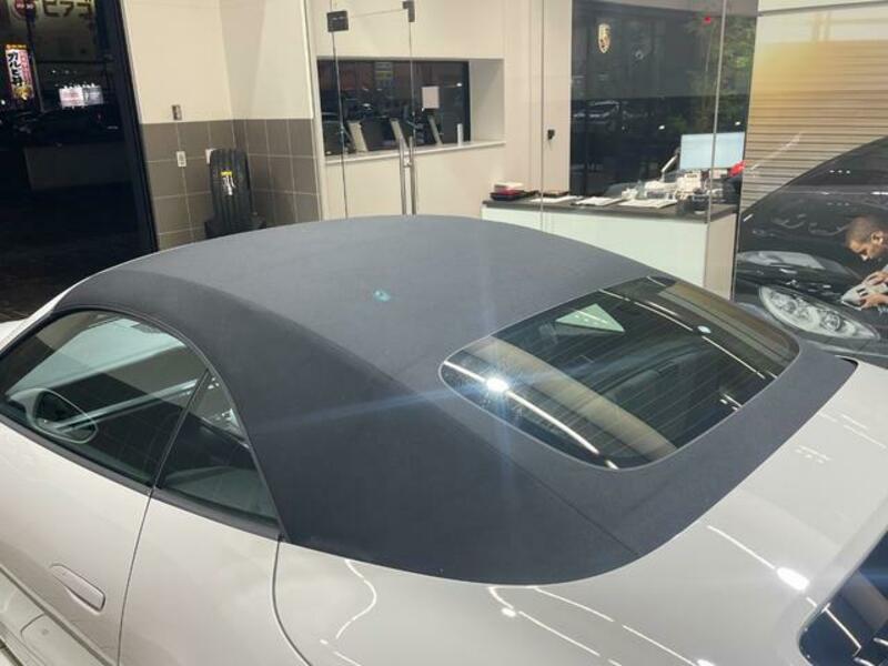 911