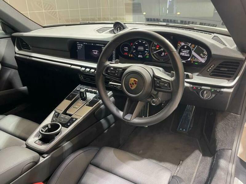 911