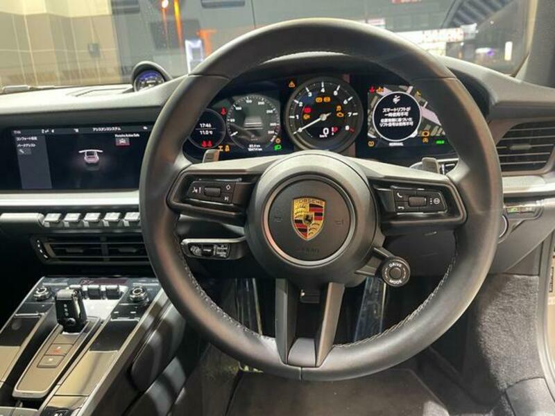 911