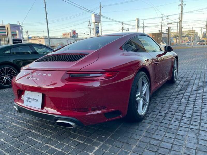 911