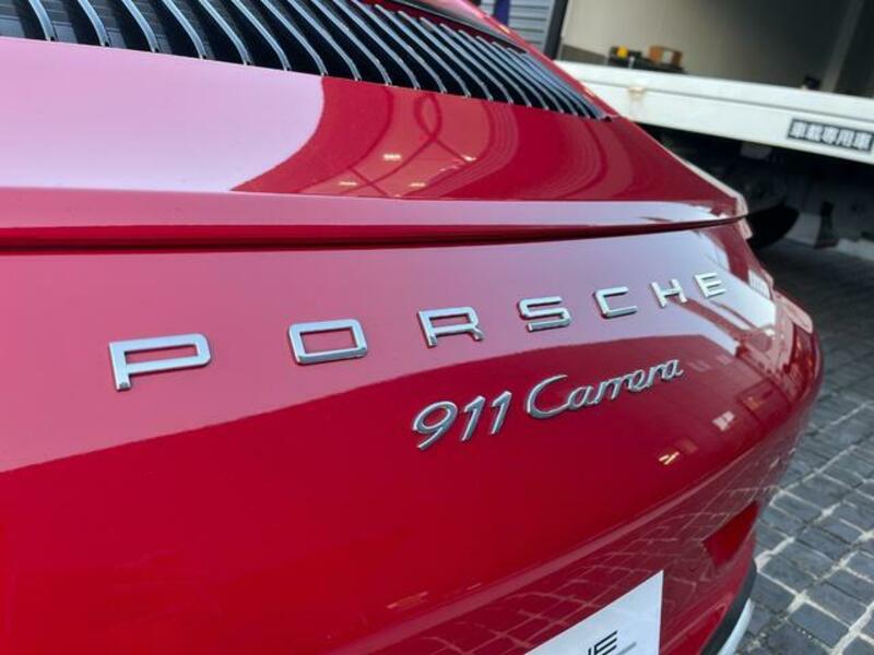911