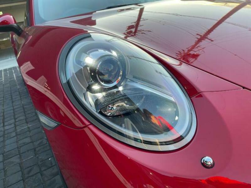 911