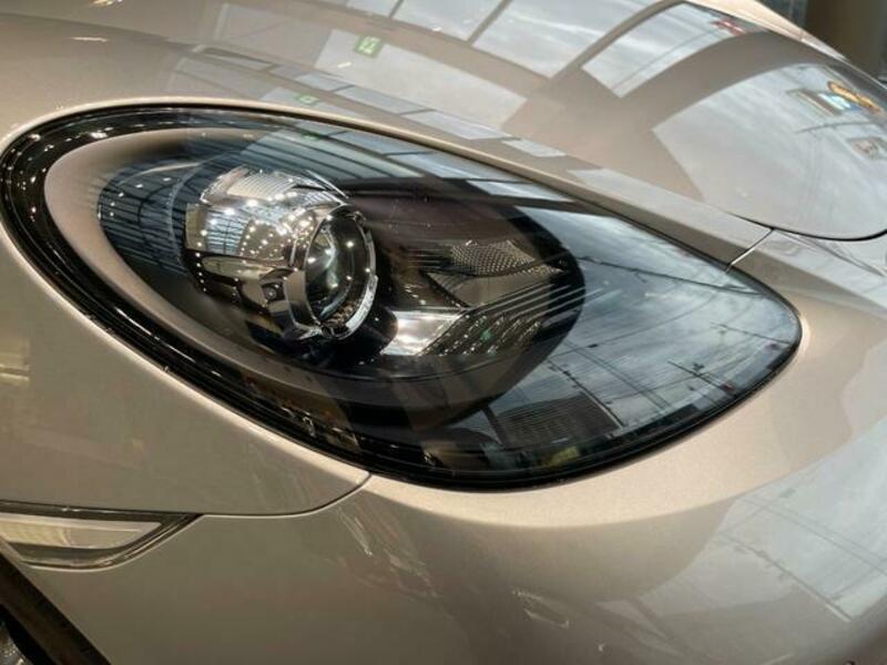 718 CAYMAN