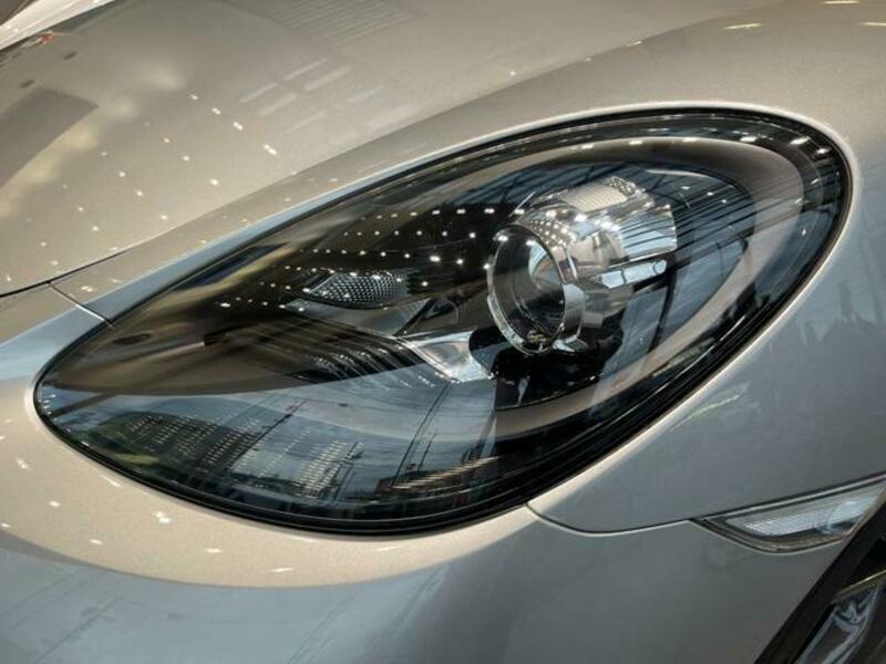 718 CAYMAN
