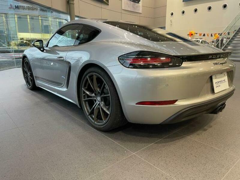 718 CAYMAN