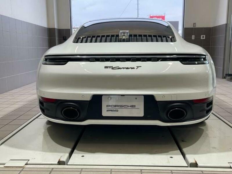 911