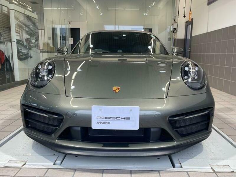 911