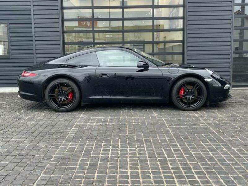 911