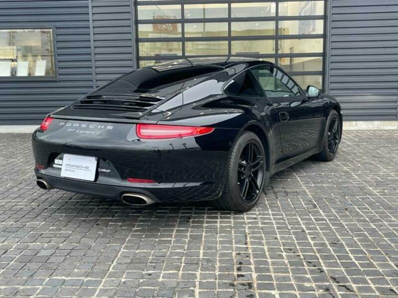 911