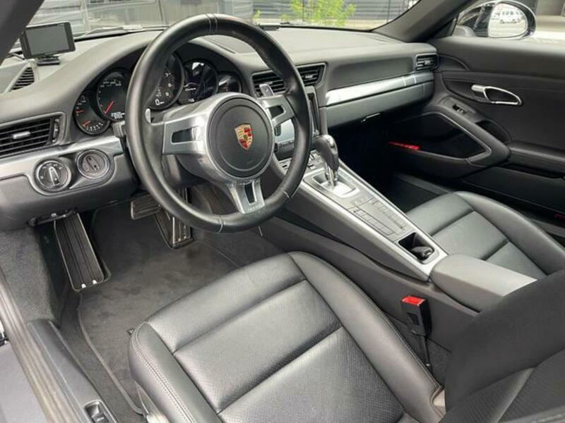 911