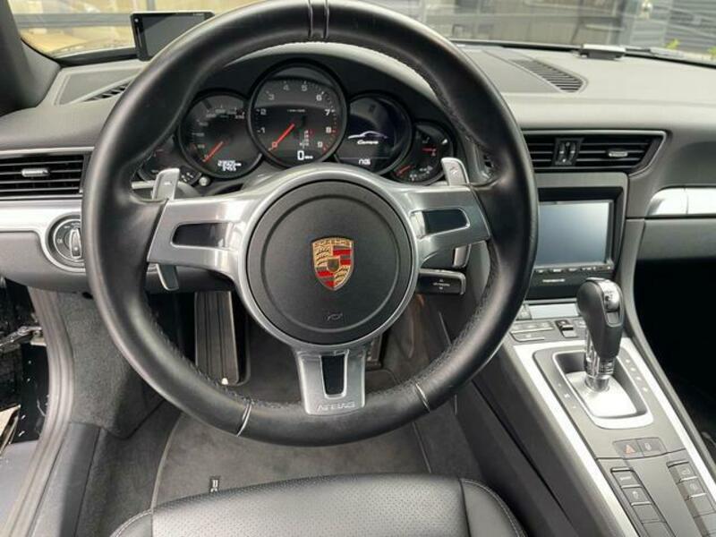 911