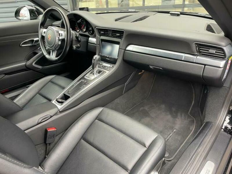 911