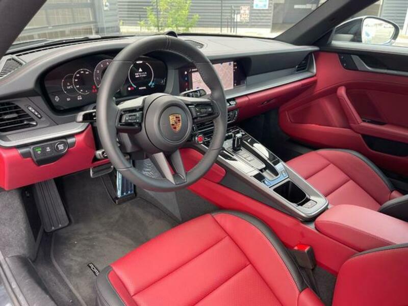 911