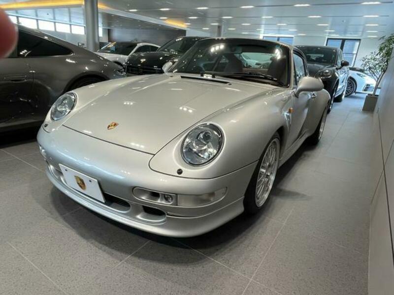911