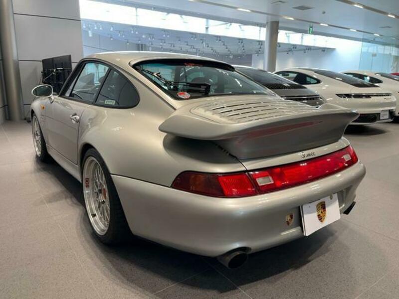 911