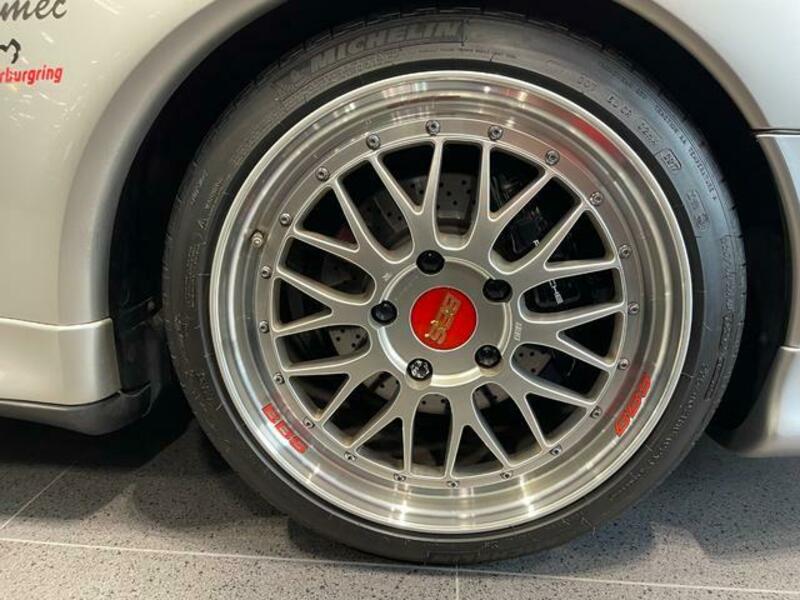 911