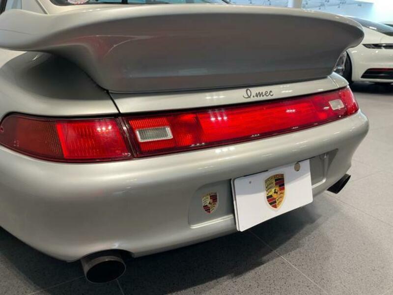 911