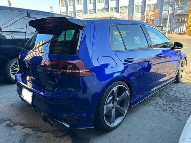 GOLF R