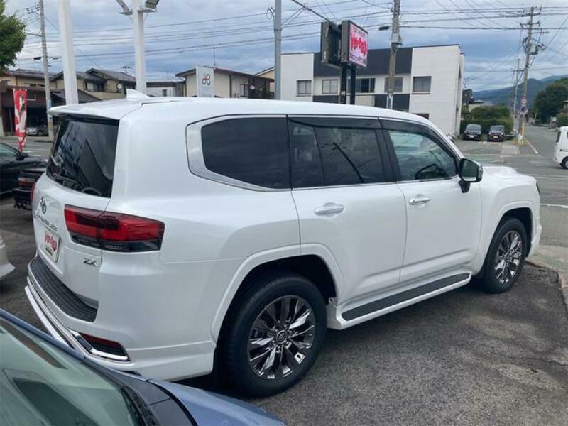 LAND CRUISER
