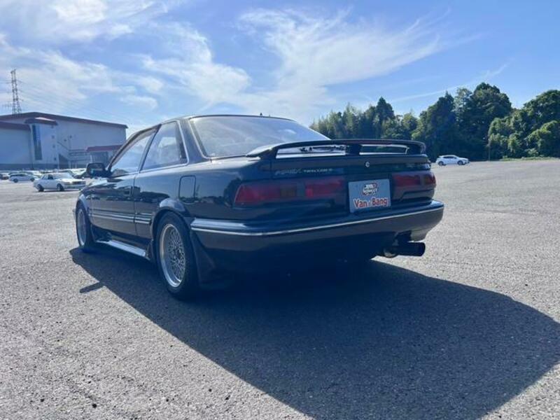 COROLLA LEVIN