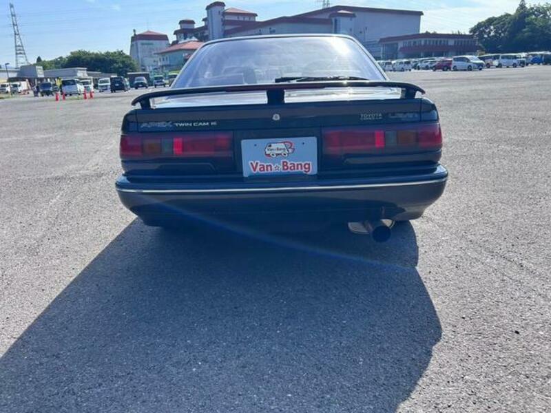 COROLLA LEVIN