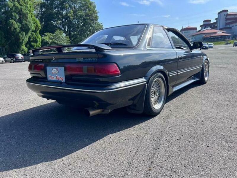 COROLLA LEVIN