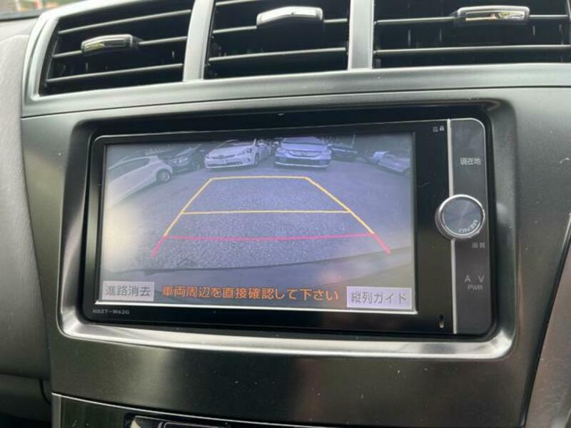PRIUS ALPHA