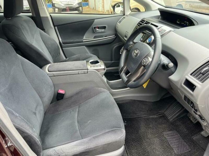 PRIUS ALPHA