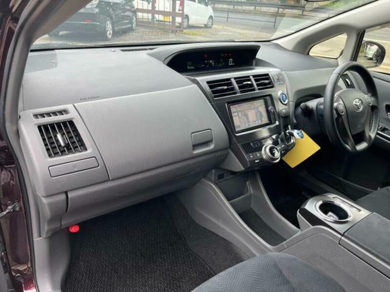PRIUS ALPHA