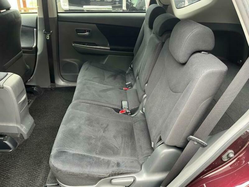 PRIUS ALPHA