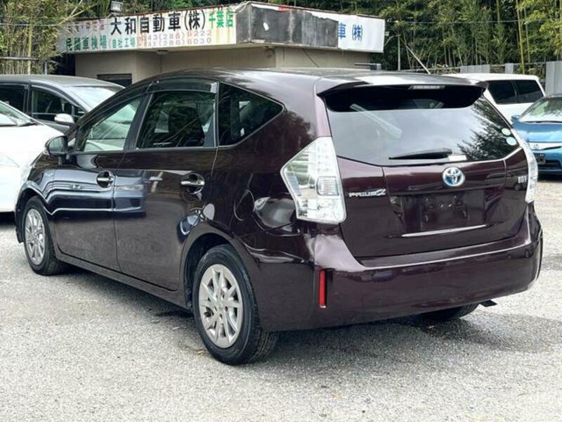 PRIUS ALPHA